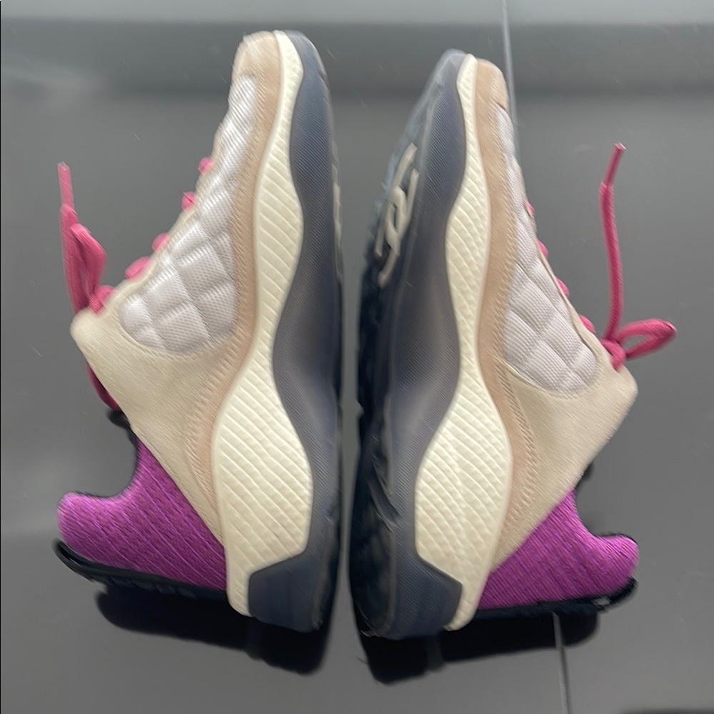 CHANEL Women's Beige and Pink Sneakers - Picture 7 of 15